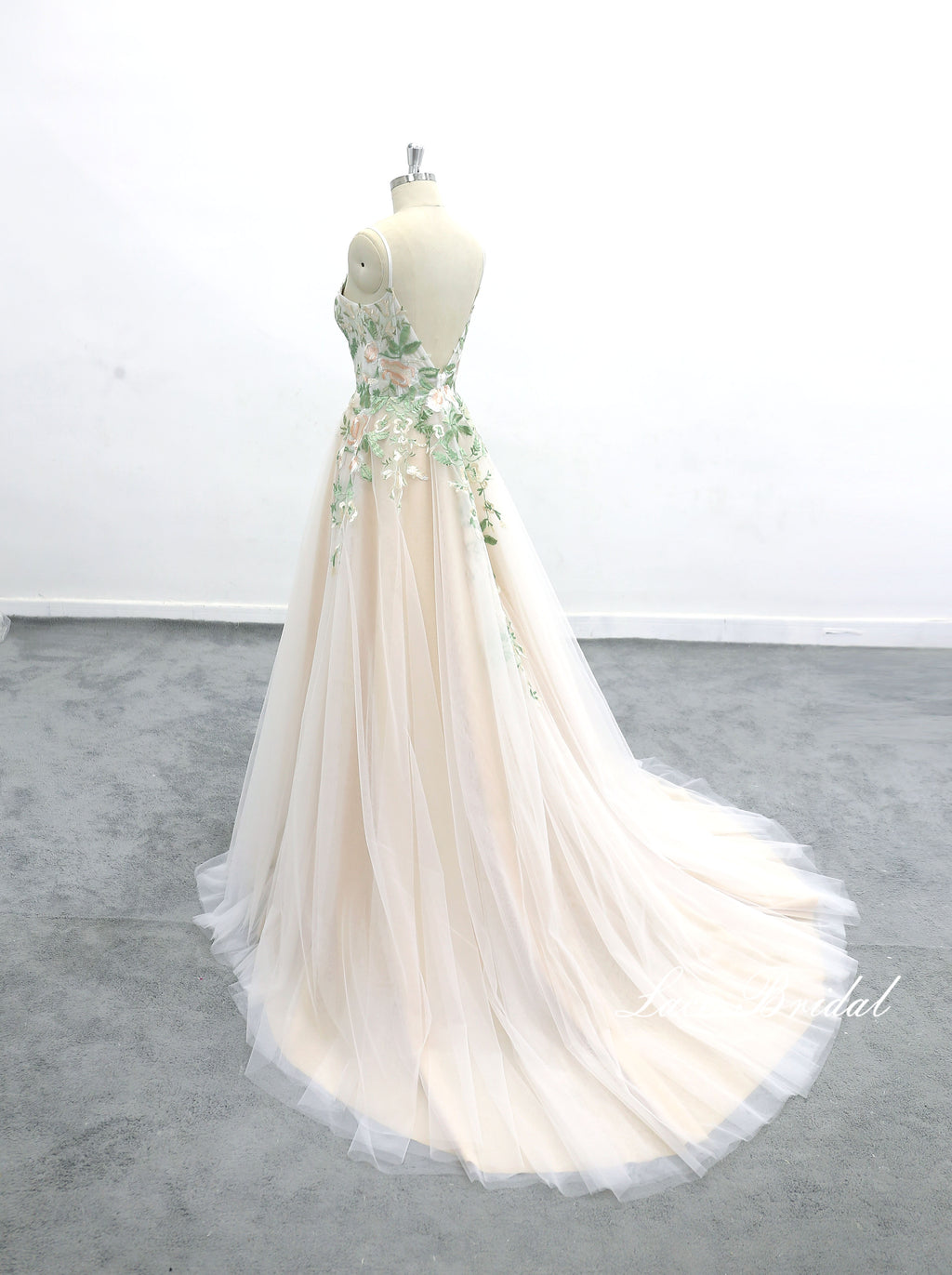 Light pink wedding dress, lace wedding dress, custom-made wedding dress