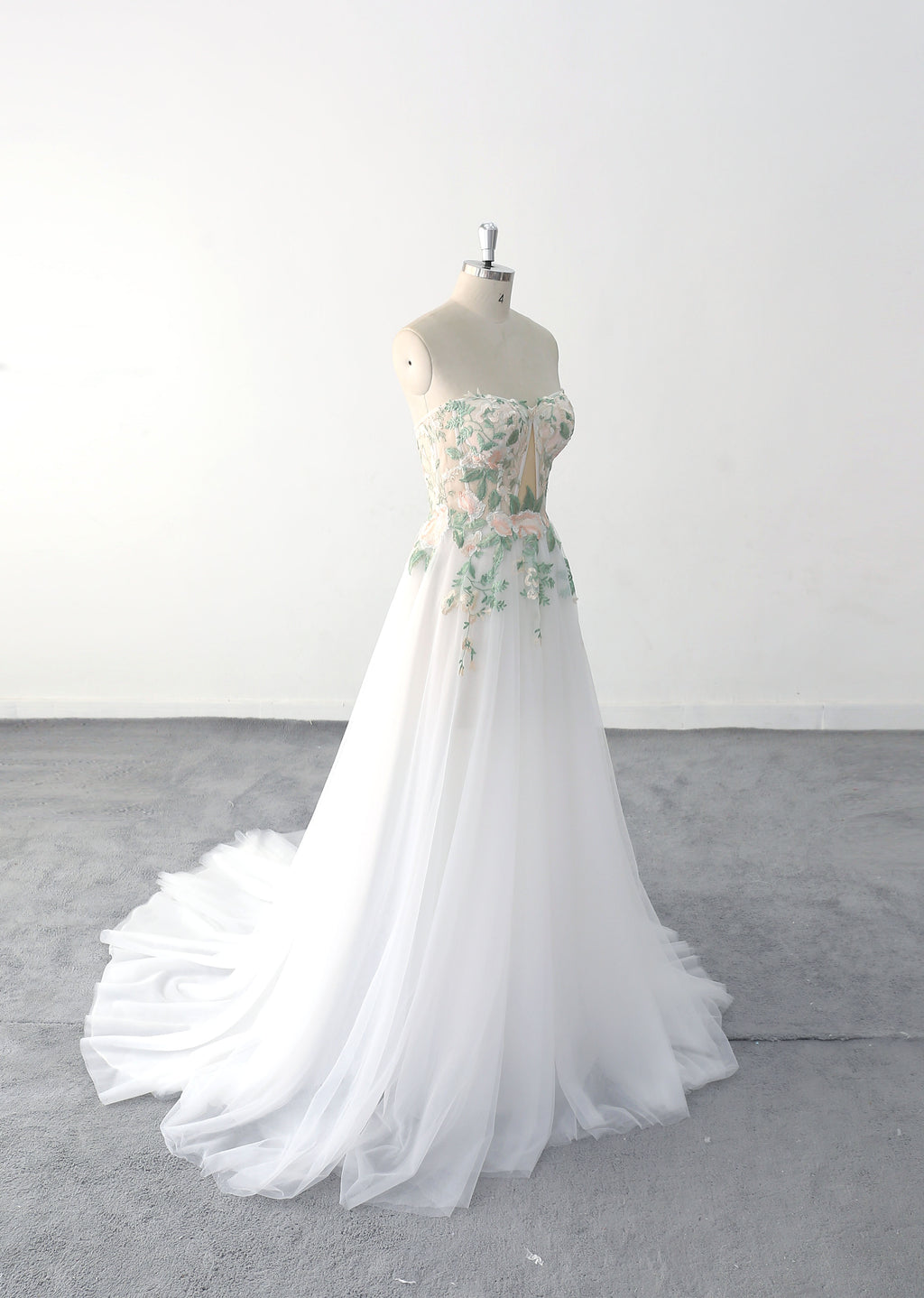 Ivory wedding dress, green lace wedding dress, custom-made wedding dress