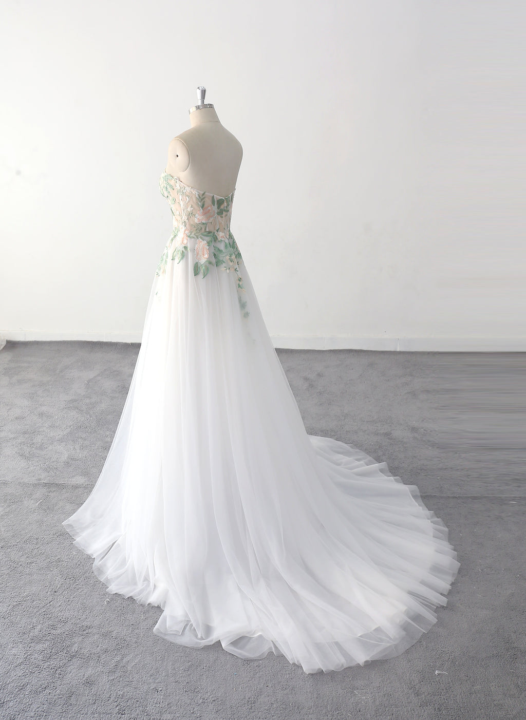 Ivory wedding dress, green lace wedding dress, custom-made wedding dress