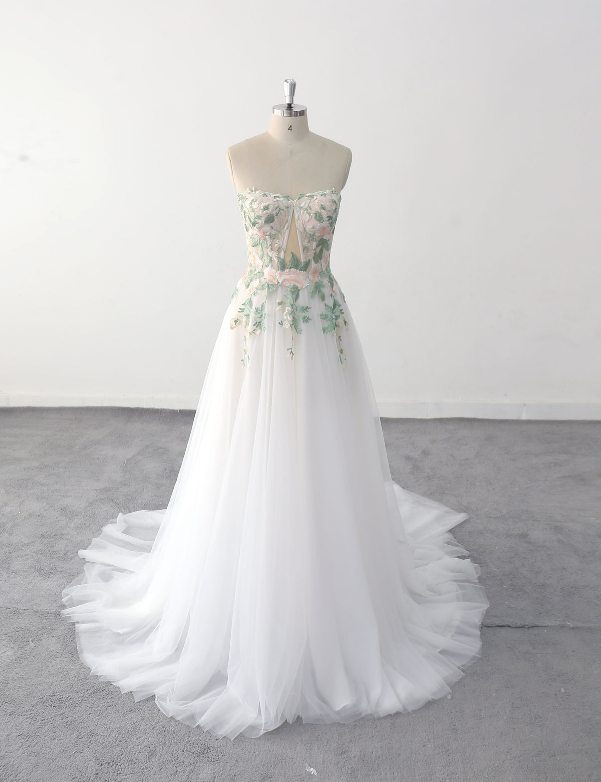 Ivory wedding dress, green lace wedding dress, custom-made wedding dress
