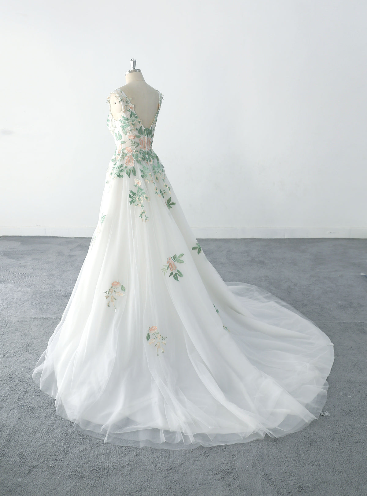 Ivory wedding dress, green lace wedding dress, custom-made wedding dress
