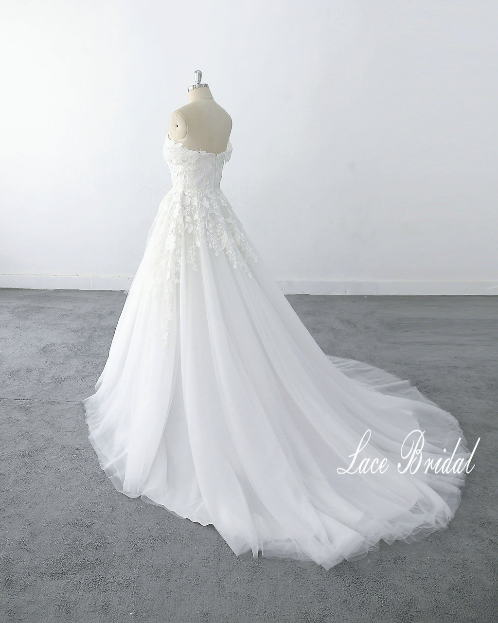 Ivory wedding dress, lace wedding dress, custom-made wedding dress