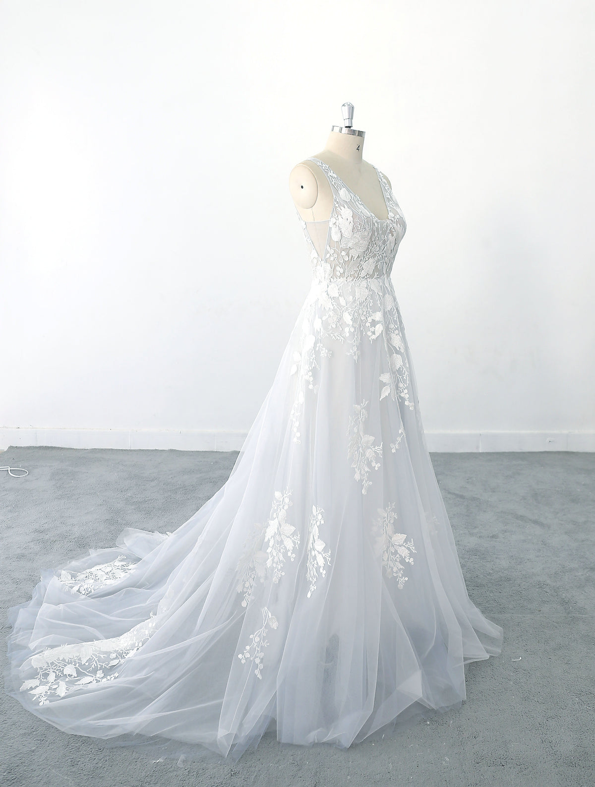 Ivory wedding dress, lace wedding dress, custom-made wedding dress