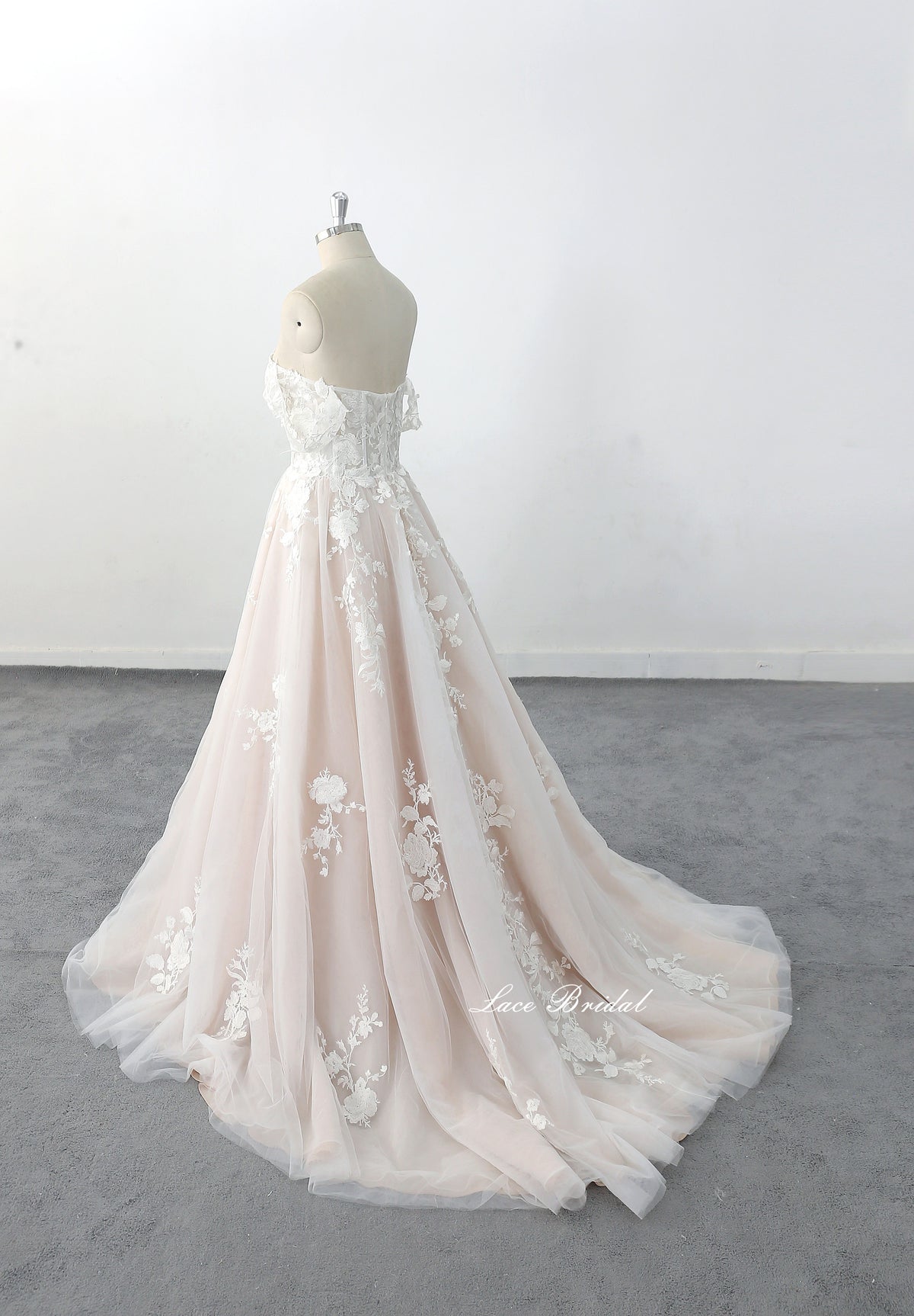 Light pink wedding dress, lace wedding dress, custom-made wedding dress