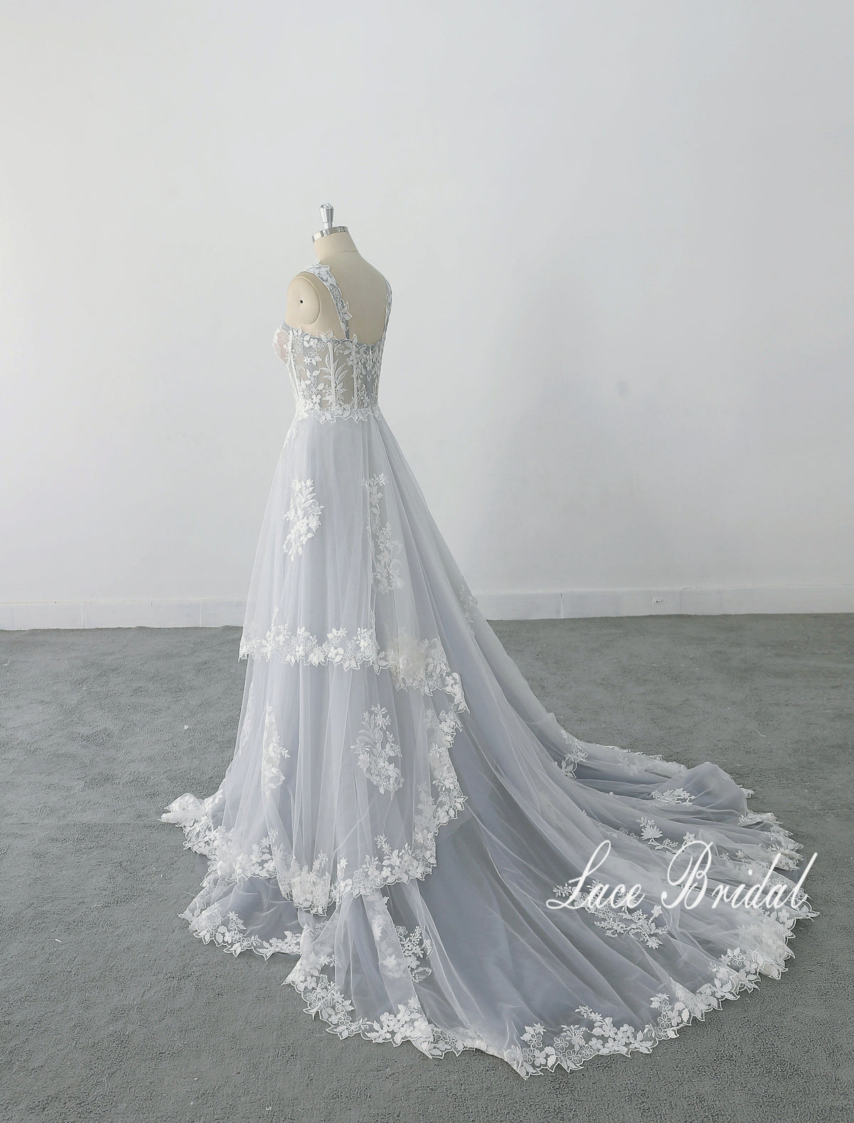 Gray and blue color-blocked wedding dress, openwork corset-style wedding dress, custom-made wedding dress.